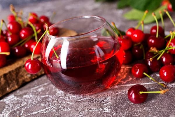 خرید و قیمت انواع آب آلبالو